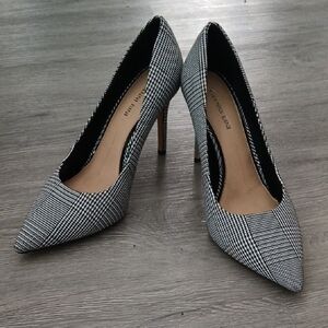 Gianni Bini Elegant Black and White Houndstooth Pumps Sz 8 EUC worn once